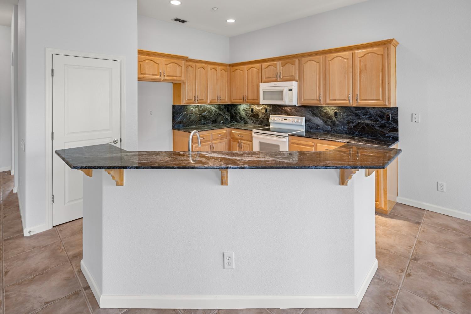 Pleasant Creek Drive, Rocklin, California image 12