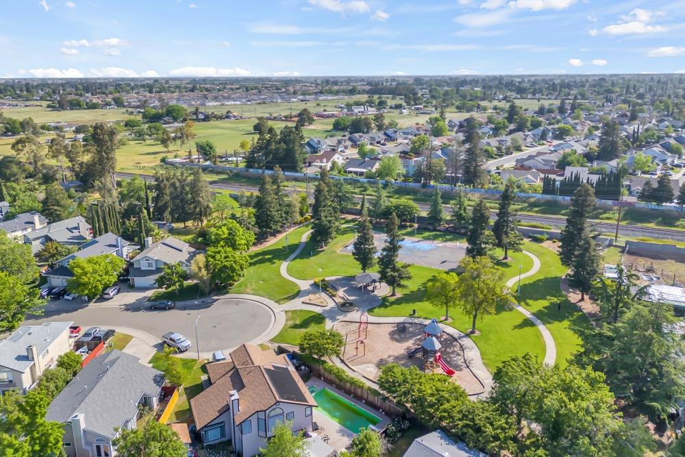 Bucks Harbor Way, Sacramento, California image 46