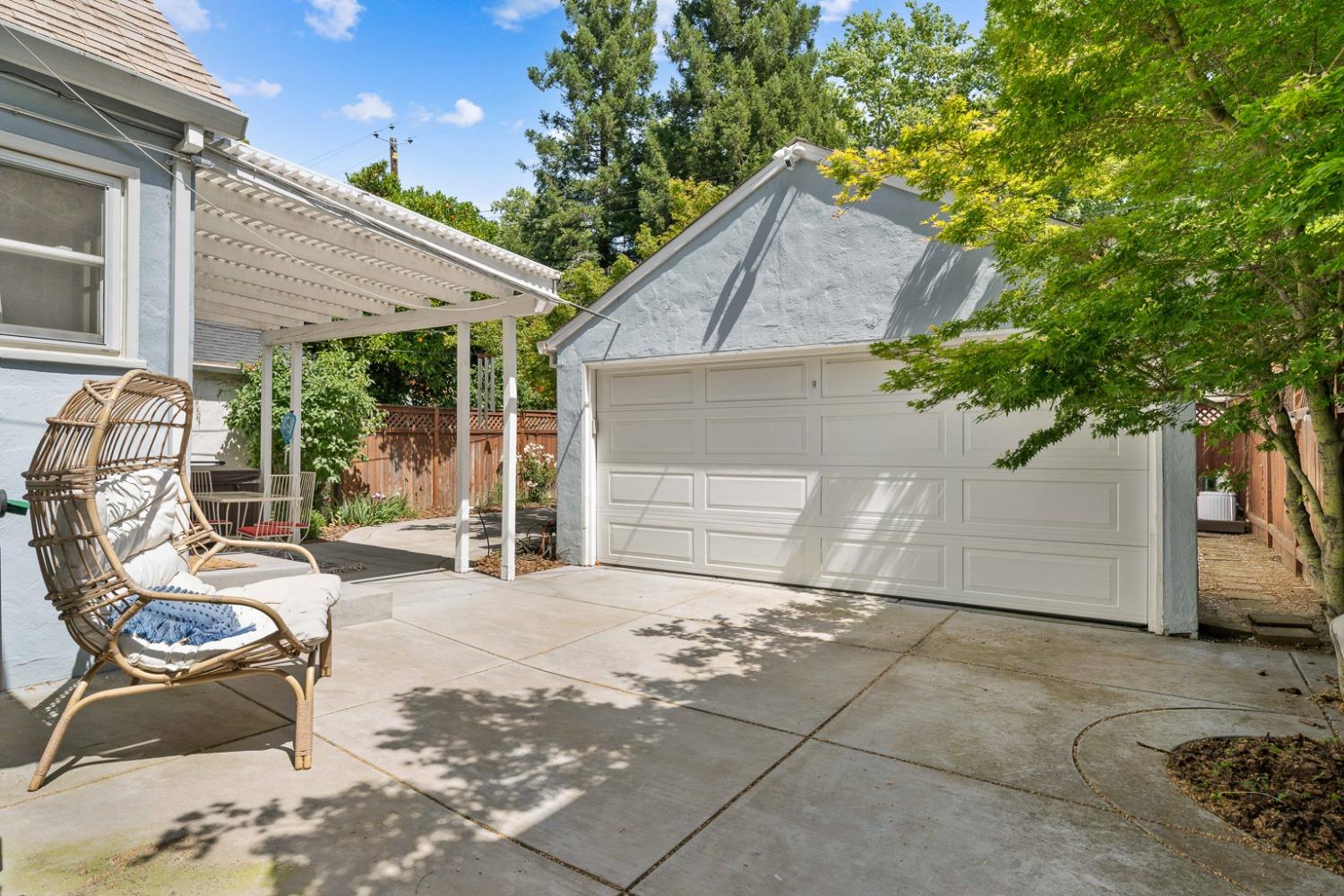 Marty Way, Sacramento, California image 36