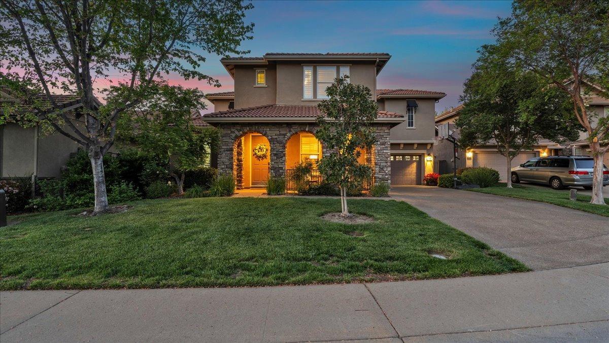 Mendes Court, Folsom, California image 3