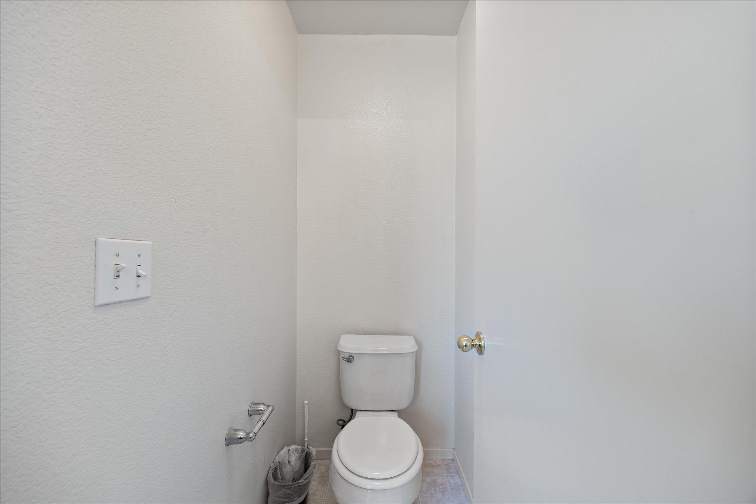 Detail Gallery Image 21 of 39 For 131 Ashwick Loop, Sacramento,  CA 95823 - 3 Beds | 2/1 Baths