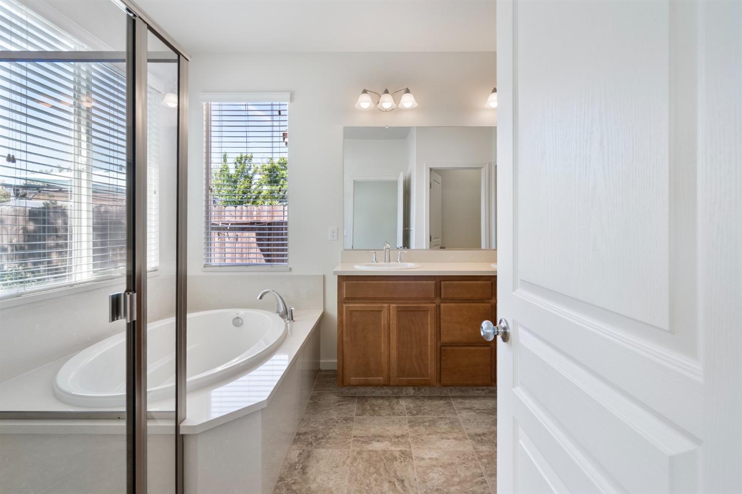 Bellflower Way, Los Banos, California image 24
