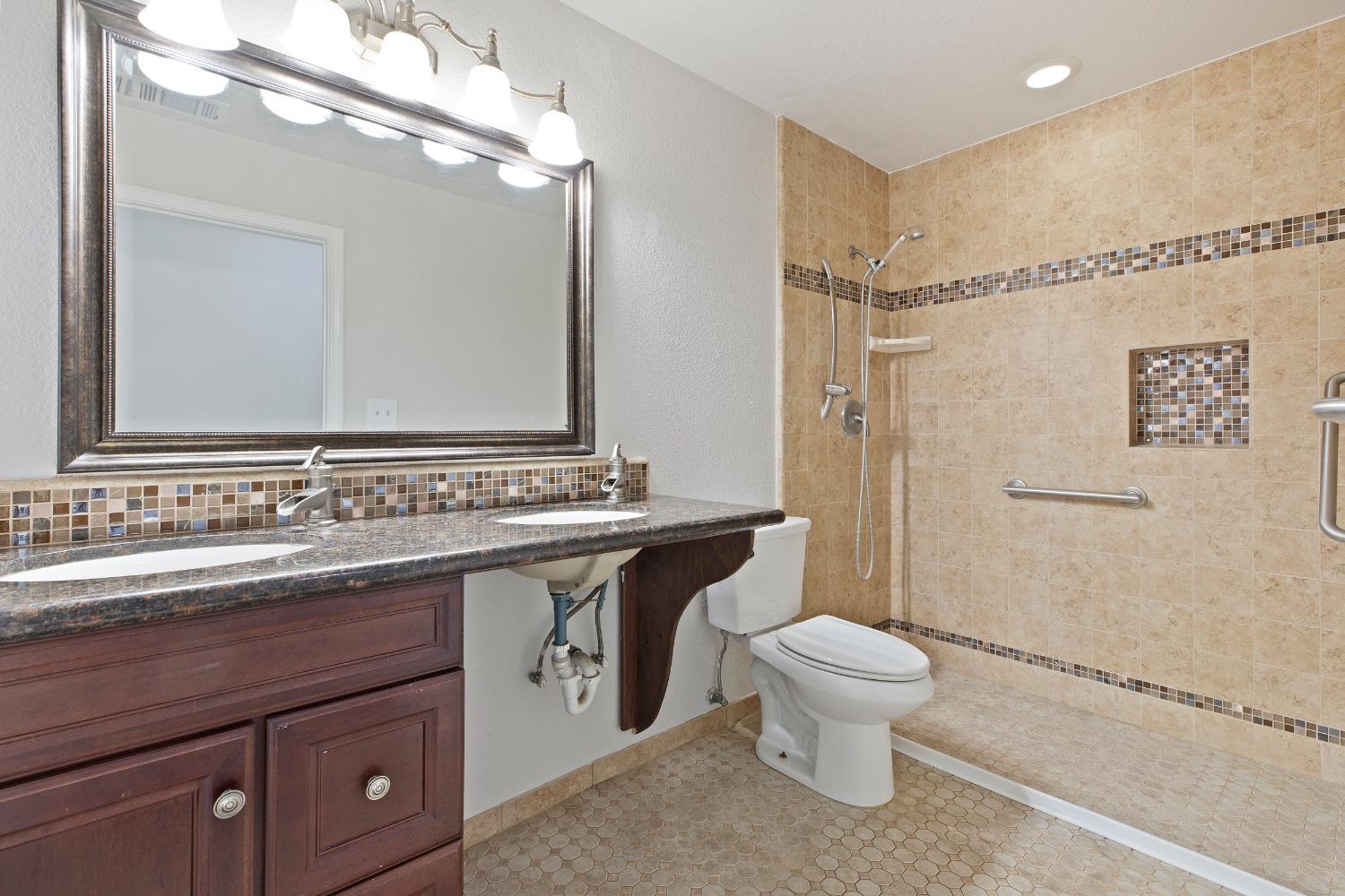 Eastburg Court, Ripon, California image 16