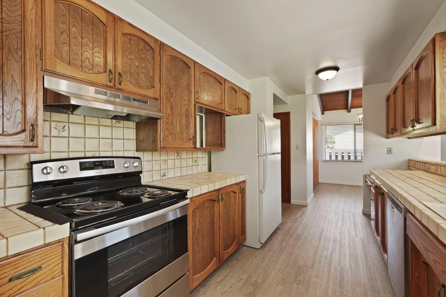 Detail Gallery Image 17 of 29 For 2205 Fernvale Dr, Stockton,  CA 95207 - 3 Beds | 2 Baths