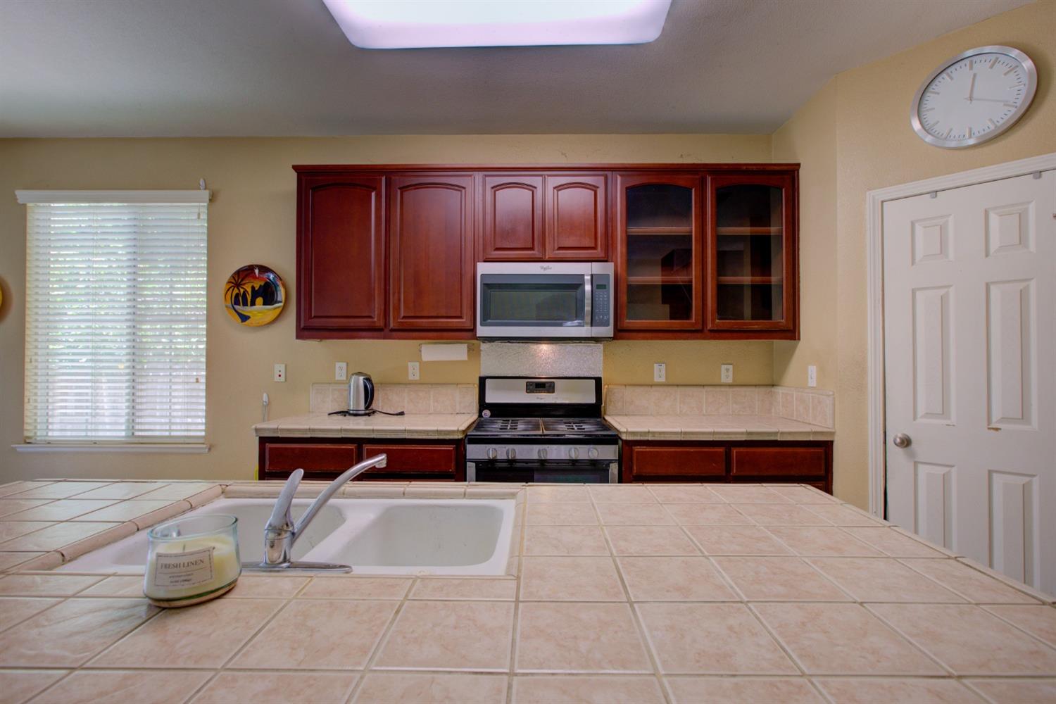 Detail Gallery Image 14 of 61 For 1492 Antioch Ct, Merced,  CA 95348 - 5 Beds | 2/1 Baths