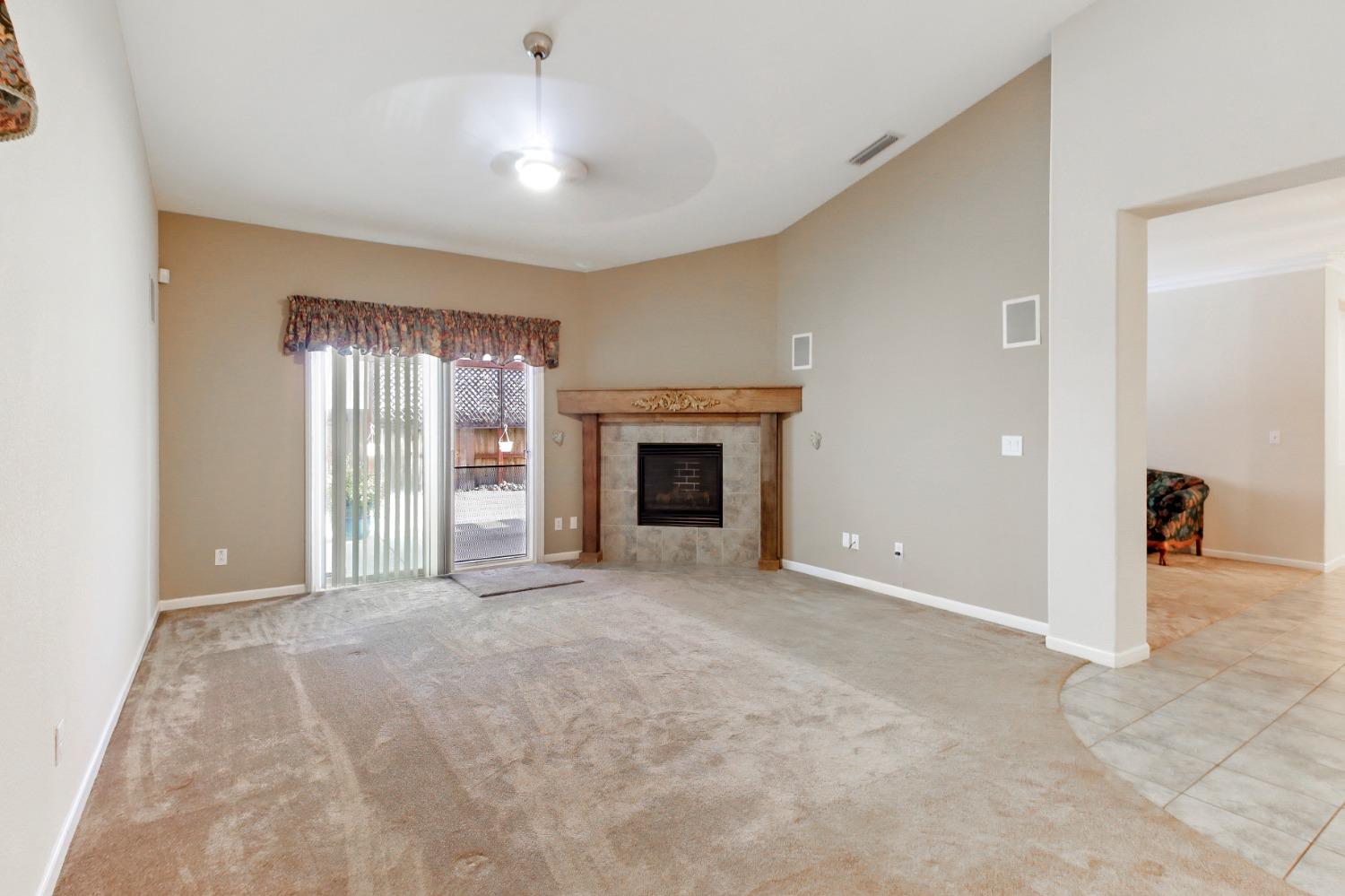 Detail Gallery Image 27 of 62 For 9329 Mainline Dr, Elk Grove,  CA 95624 - 4 Beds | 2 Baths
