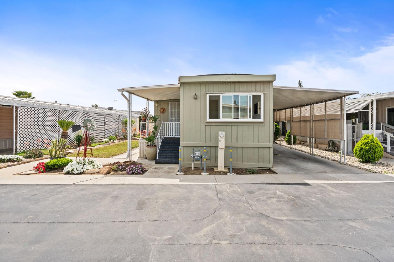 Villa Avenue #143, Clovis, California image 2