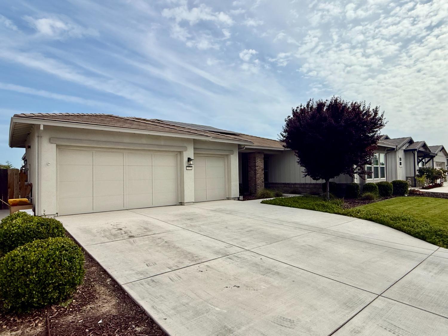 Detail Gallery Image 3 of 52 For 2775 Meadowbrook Lane, Turlock,  CA 95382 - 4 Beds | 2/1 Baths