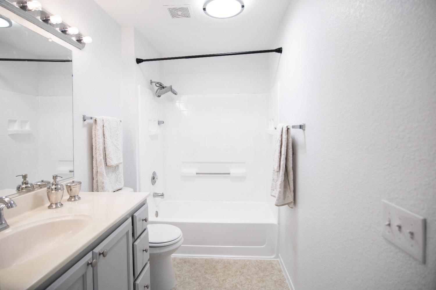 Photo #27: 225053685 Listing: Photo #27