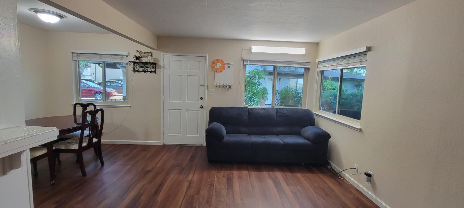Photo #2: 225056119 Listing 