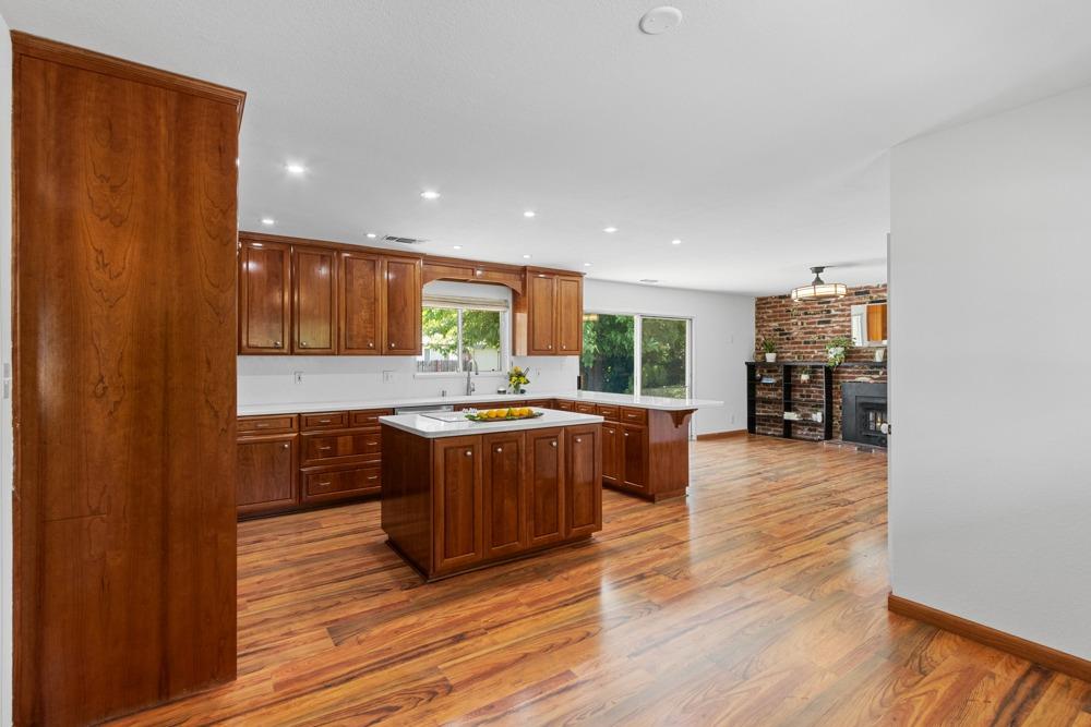 Southgrove Drive, Citrus Heights, California image 8