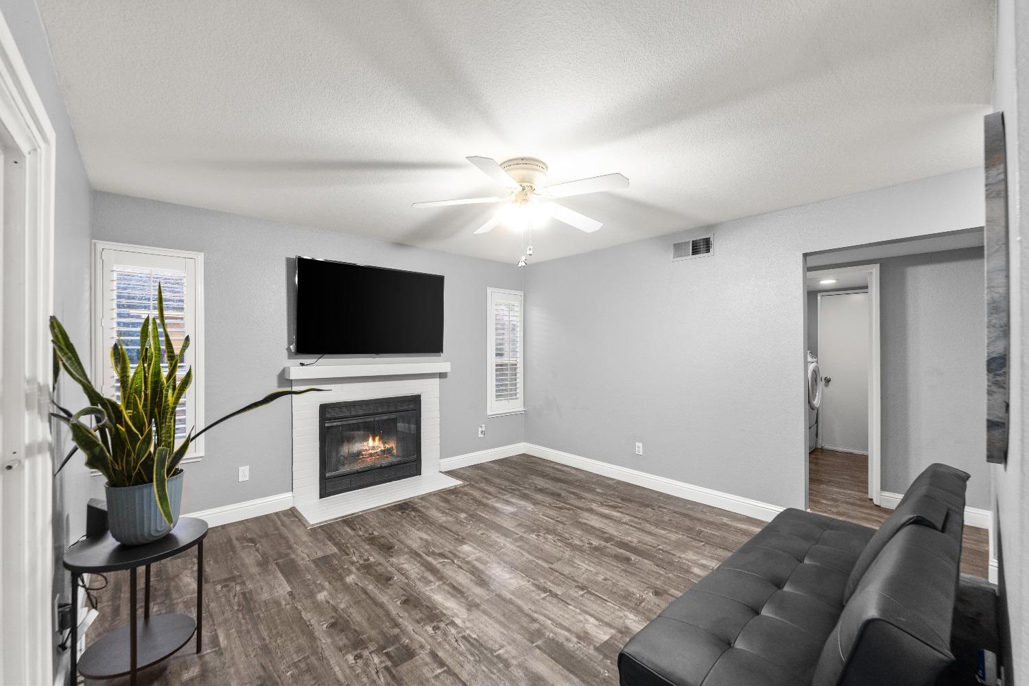 Oakborough Ave, Roseville, California image 11