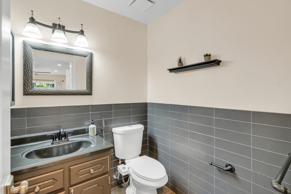 Susanna Court, Citrus Heights, California image 17