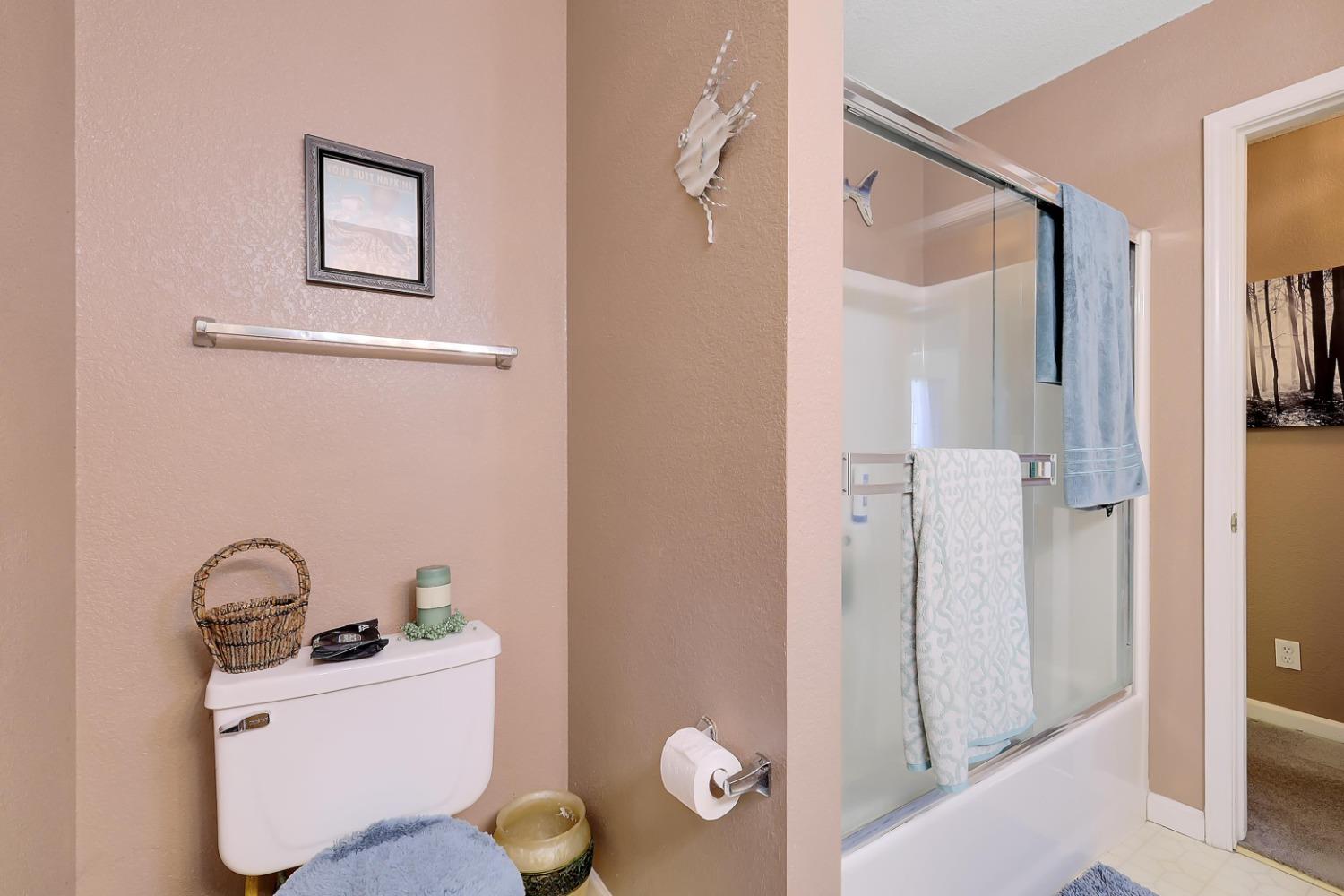 Donald Court, Yuba City, California image 20