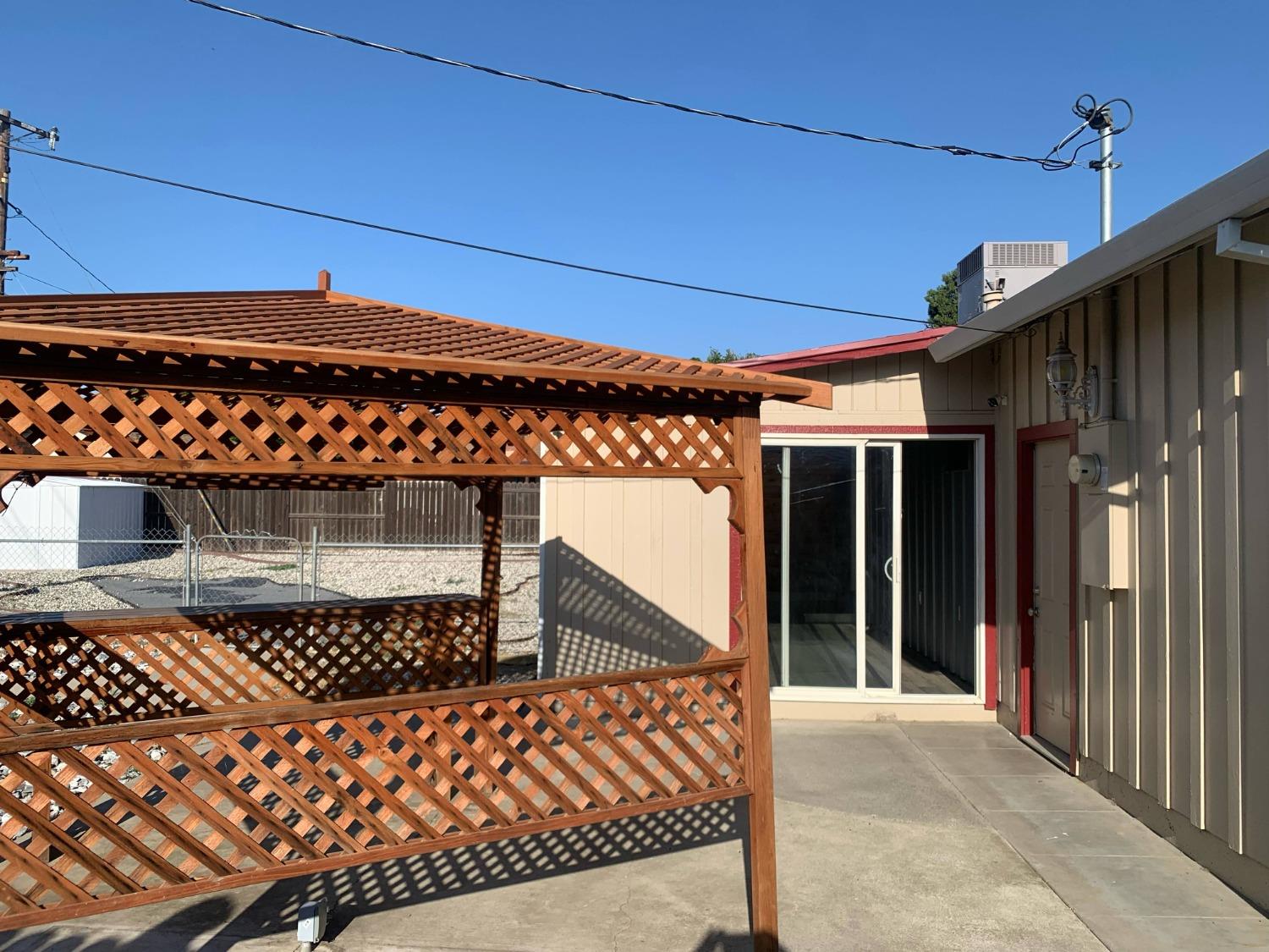 Meadow Avenue, Yuba City, California image 8