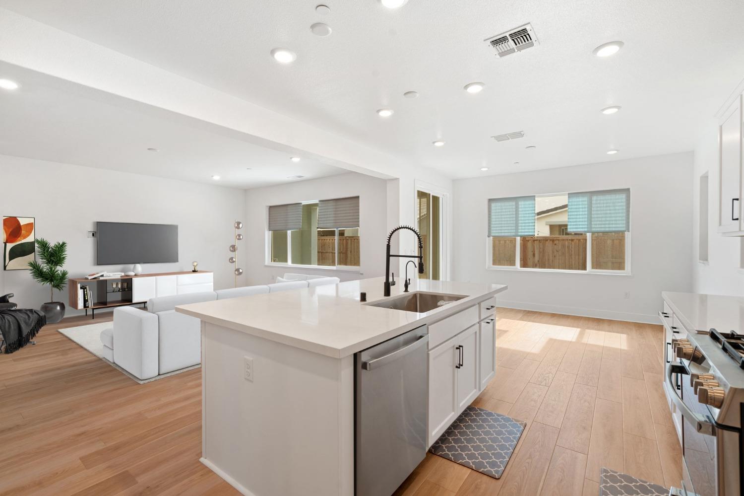 Detail Gallery Image 8 of 28 For 2726 Tacoma Dr, Lathrop,  CA 95330 - 3 Beds | 2/1 Baths
