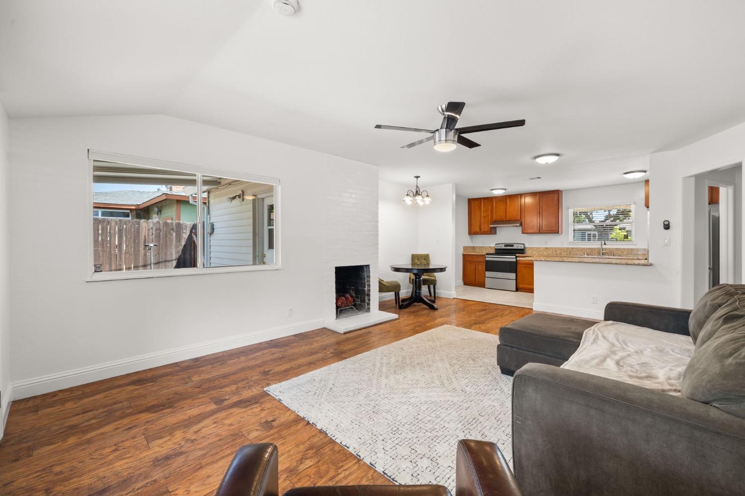 Windsor Drive, Sacramento, California image 6