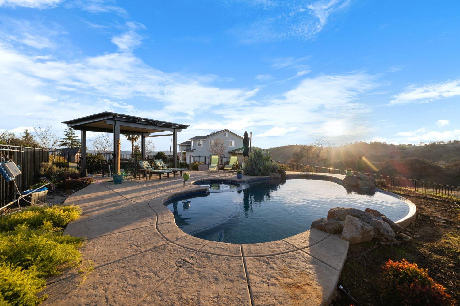 Detail Gallery Image 5 of 99 For 6441 Sky Hawk Rd, Pilot Hill,  CA 95664 - 7 Beds | 5/1 Baths