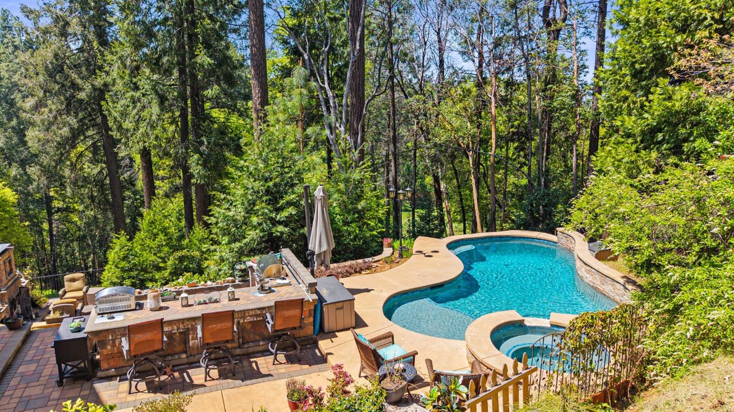 Detail Gallery Image 4 of 78 For 3500 Magpie Ln, Camino,  CA 95709 - 3 Beds | 2/1 Baths