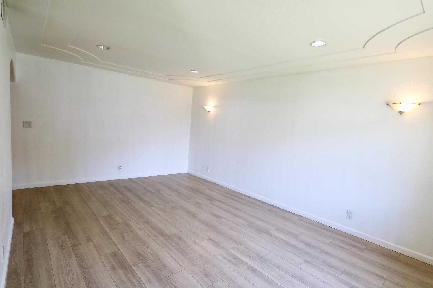 Knightwood, Rancho Cordova, California image 5
