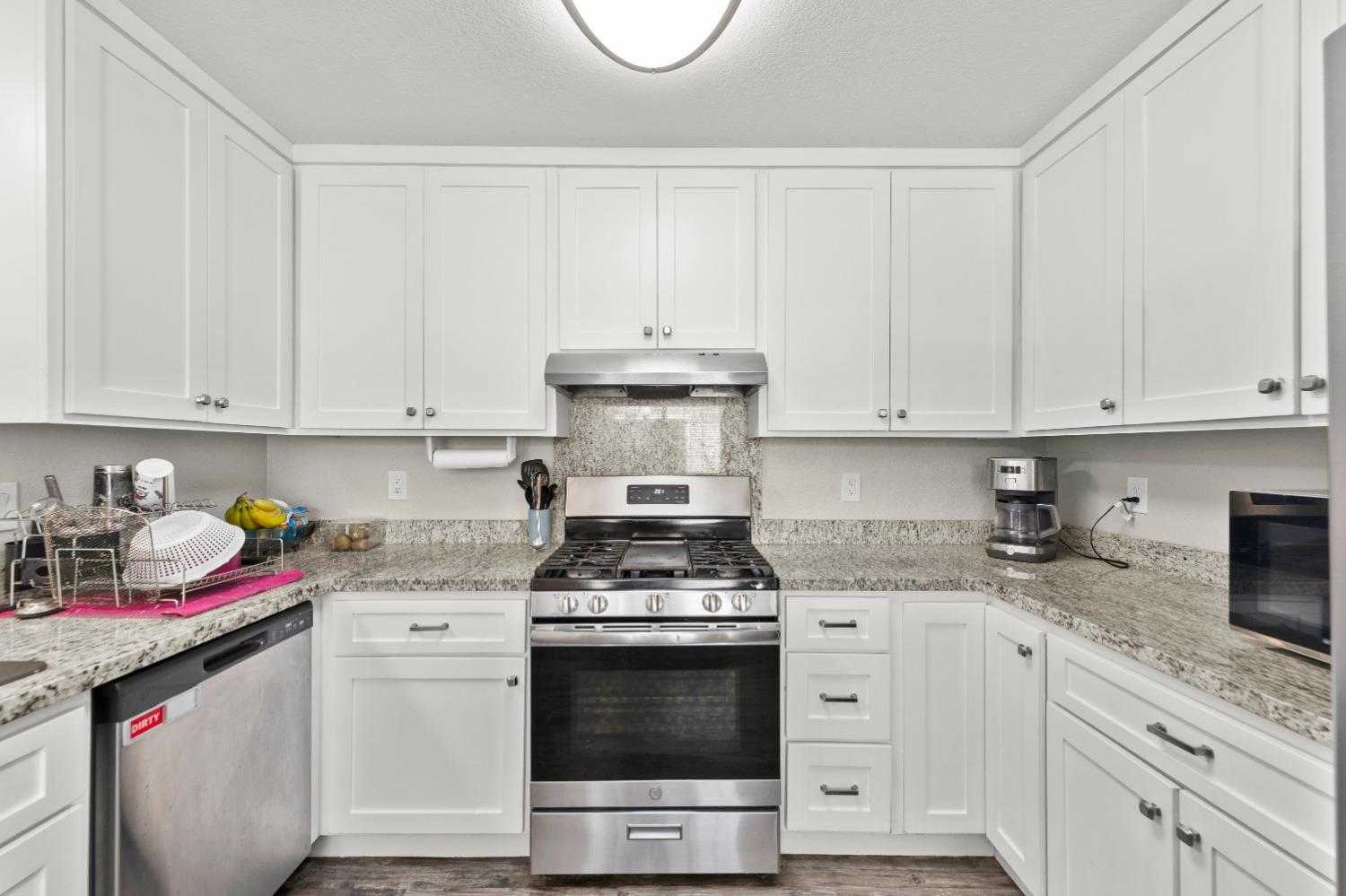 Photo #12: 225054541 Listing: Photo #12