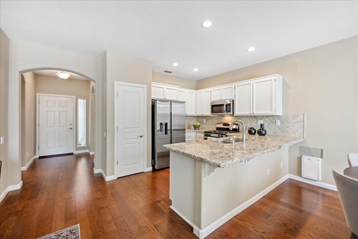Deerwood Court, Rocklin, California image 4