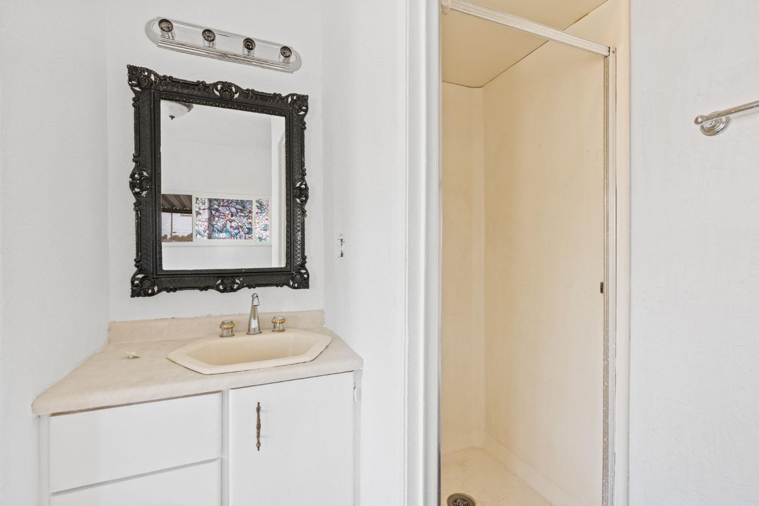 Villa Avenue #143, Clovis, California image 22