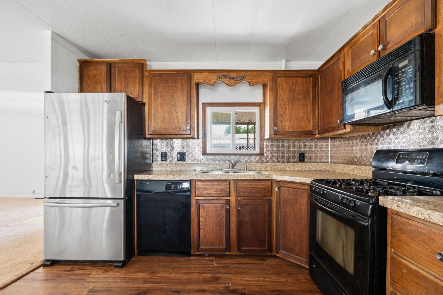Villa Avenue #143, Clovis, California image 18