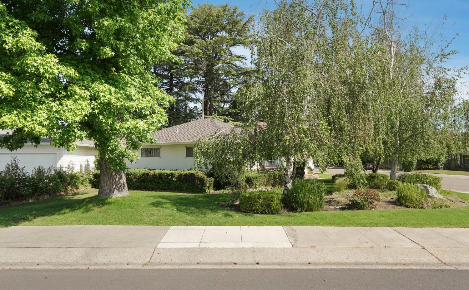Detail Gallery Image 5 of 40 For 1101 Lakehome Dr, Lodi,  CA 95242 - 3 Beds | 2/1 Baths