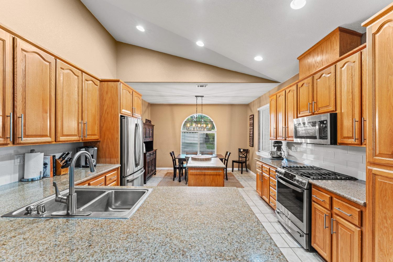 Portside Circle, Roseville, California image 2