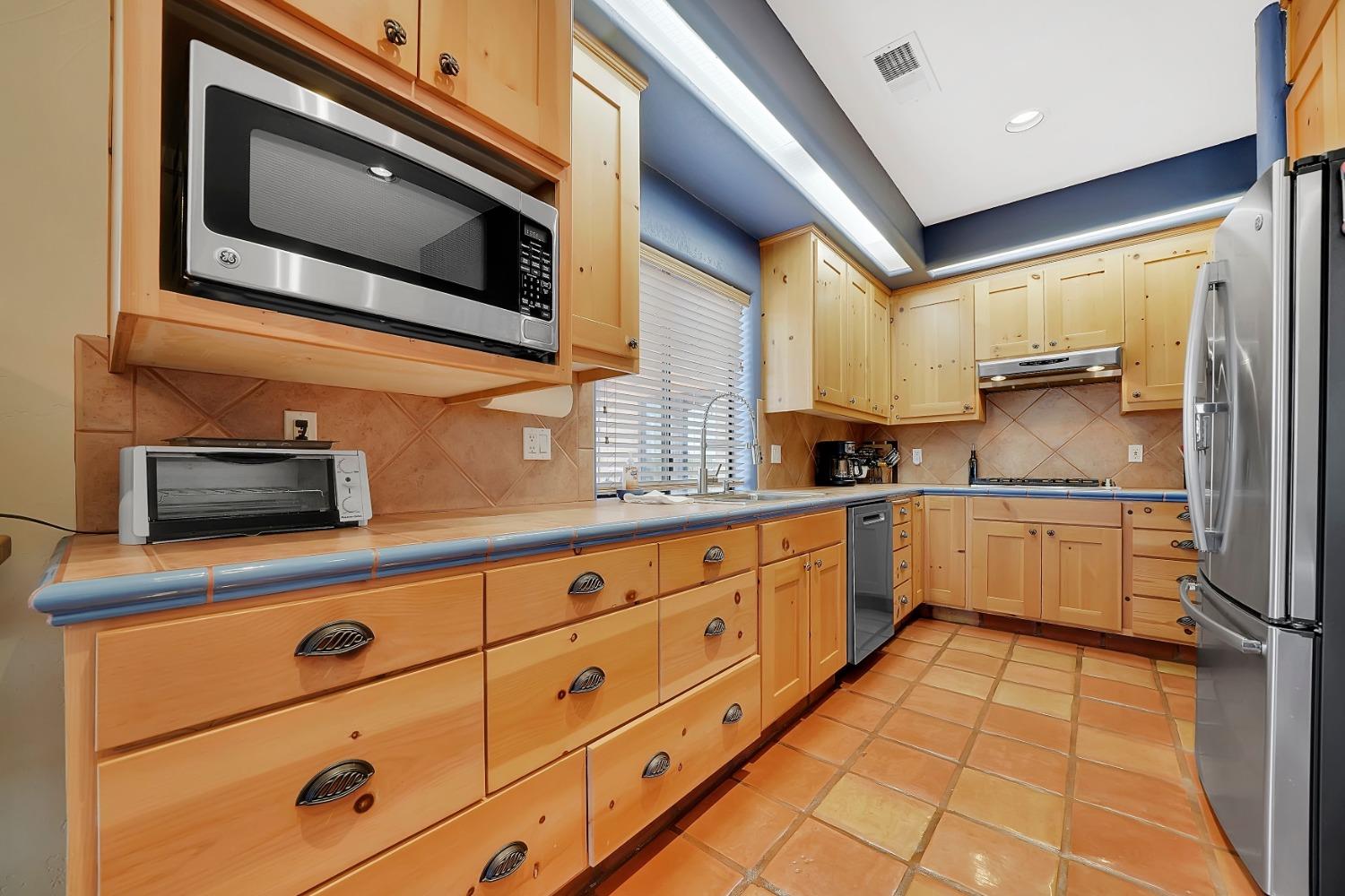 Detail Gallery Image 23 of 86 For 6061 Wind River Dr, Valley Springs,  CA 95252 - 3 Beds | 2/1 Baths