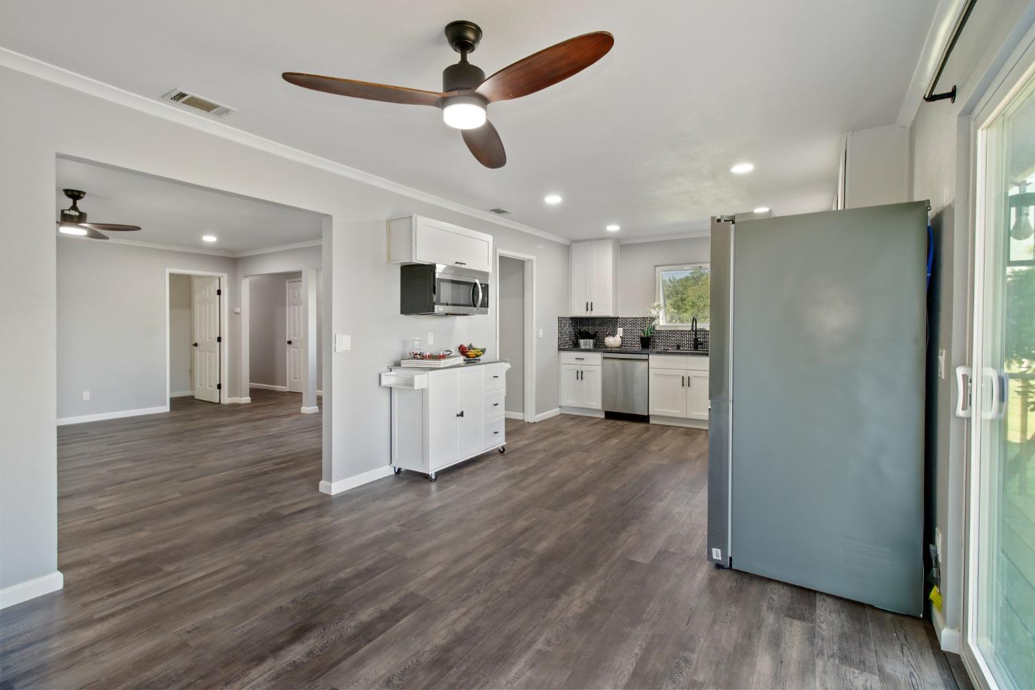 Detail Gallery Image 17 of 93 For 12730 Leo Ln, Wilton,  CA 95693 - 4 Beds | 4 Baths