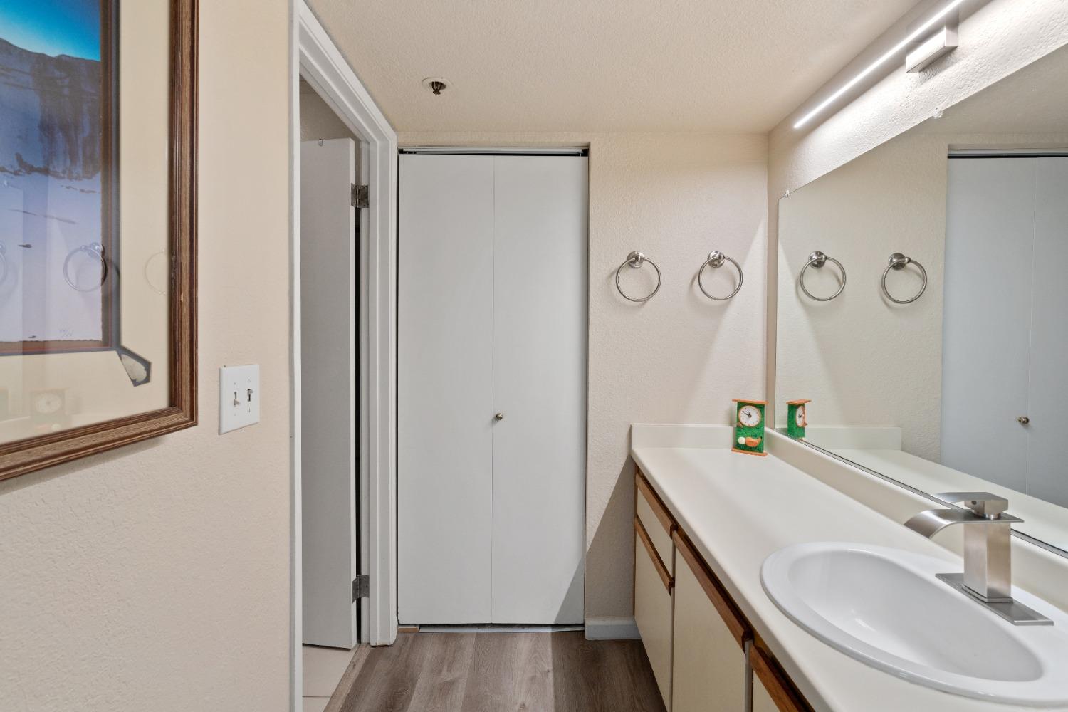 Photo #18: 225055587 Listing: Photo #18
