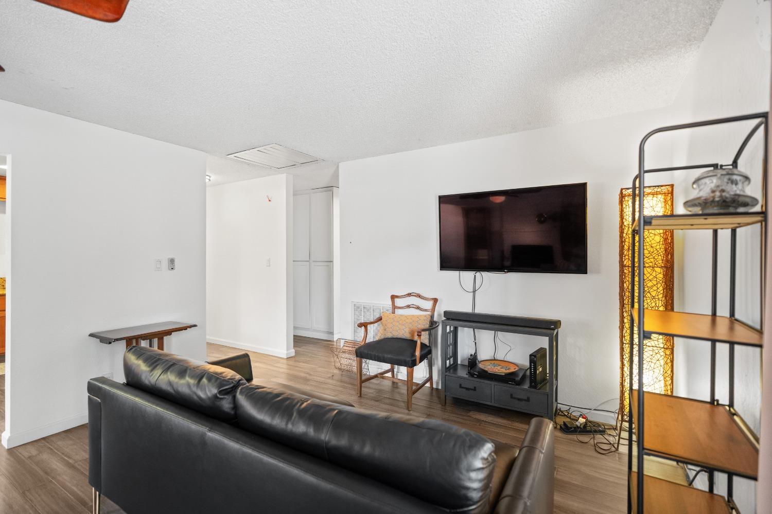 Forestwood Drive, Sacramento, California image 9
