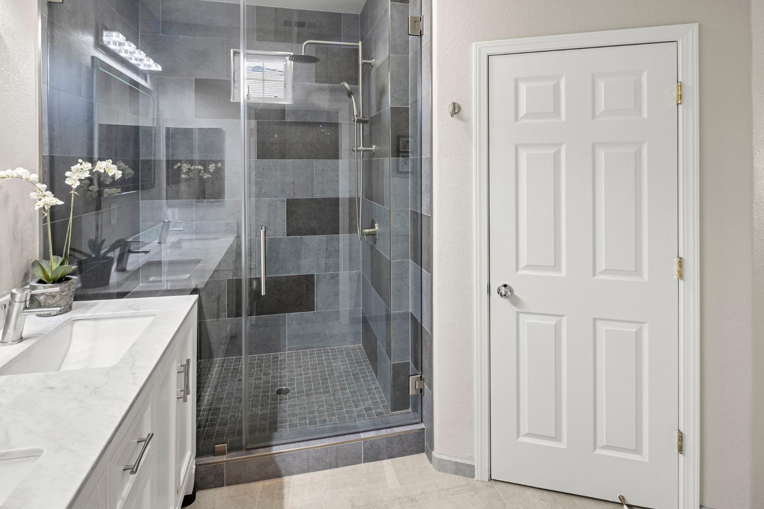 Photo #18: 225052322 Listing: Photo #18