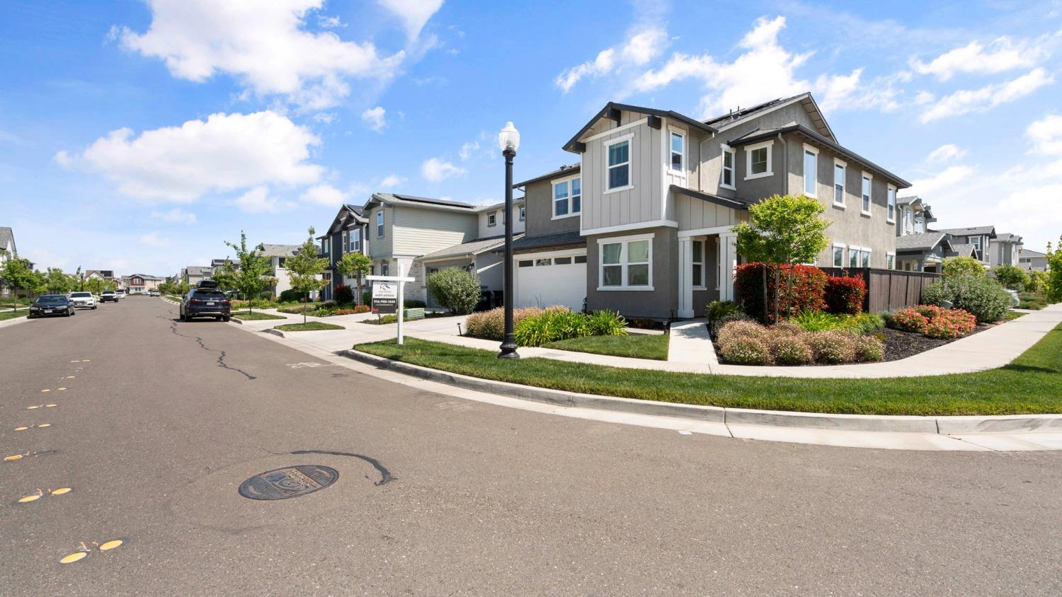 Detail Gallery Image 37 of 42 For 2702 Mossy Creek St, Sacramento,  CA 95833 - 5 Beds | 4 Baths