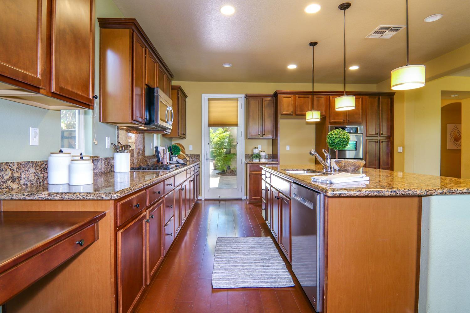 Silver Saddle Lane, Rocklin, California image 15