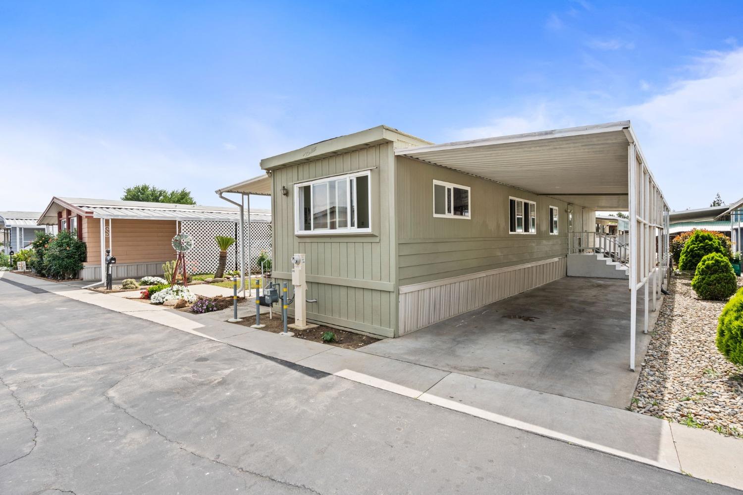 Villa Avenue #143, Clovis, California image 1