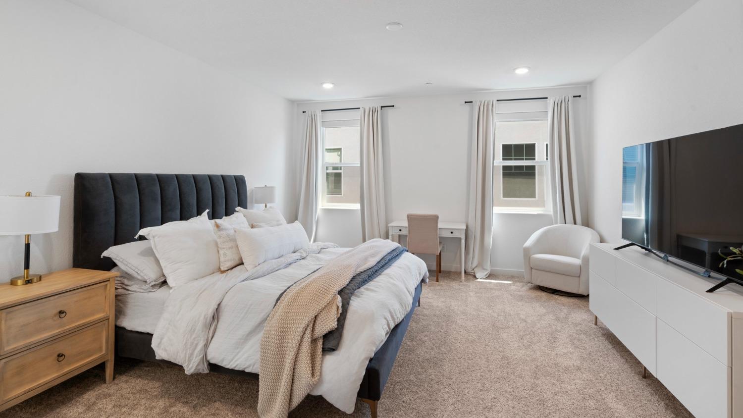 Detail Gallery Image 10 of 42 For 2702 Mossy Creek St, Sacramento,  CA 95833 - 5 Beds | 4 Baths