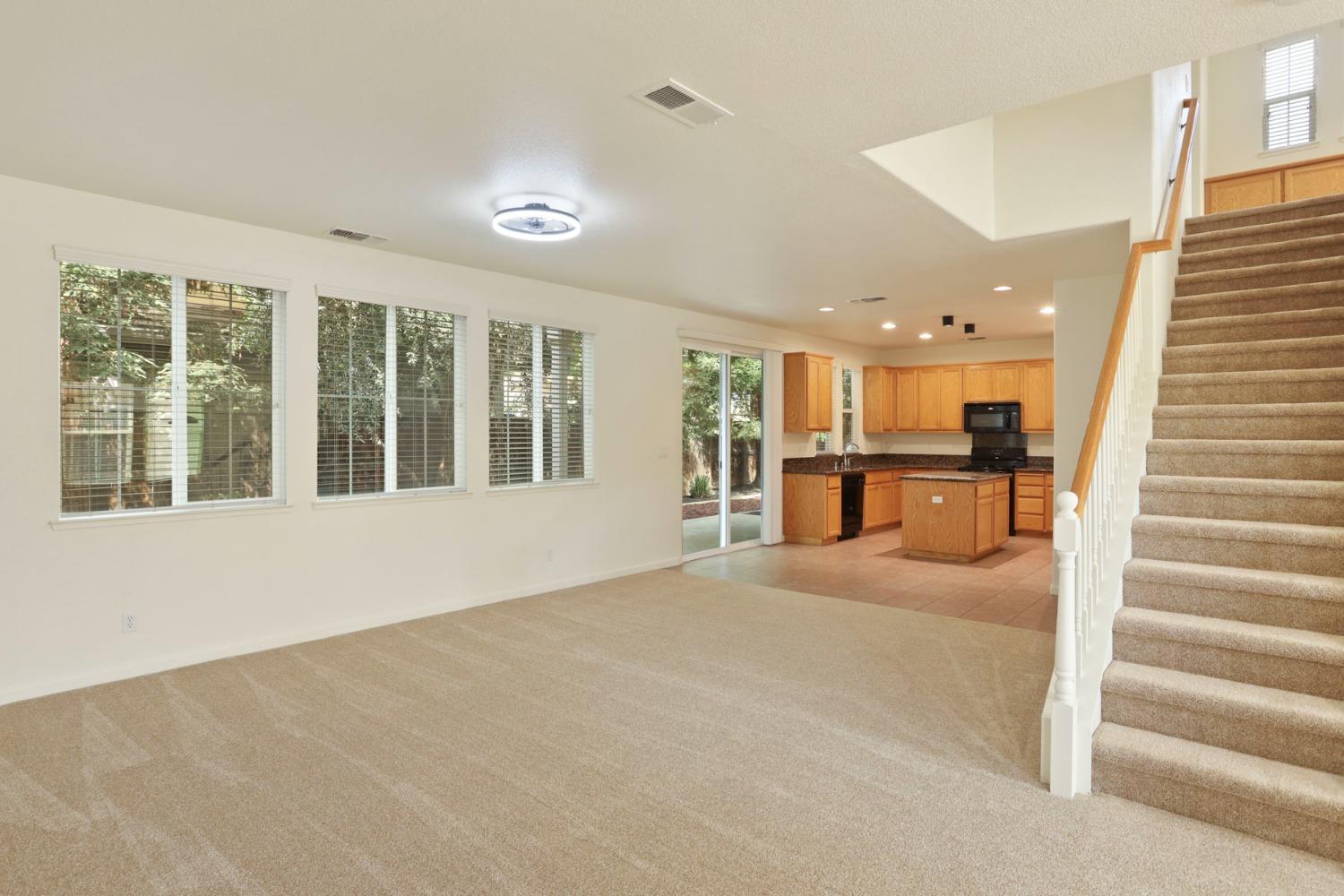 Detail Gallery Image 12 of 53 For 9363 Vintner Cir, Patterson,  CA 95363 - 4 Beds | 3 Baths