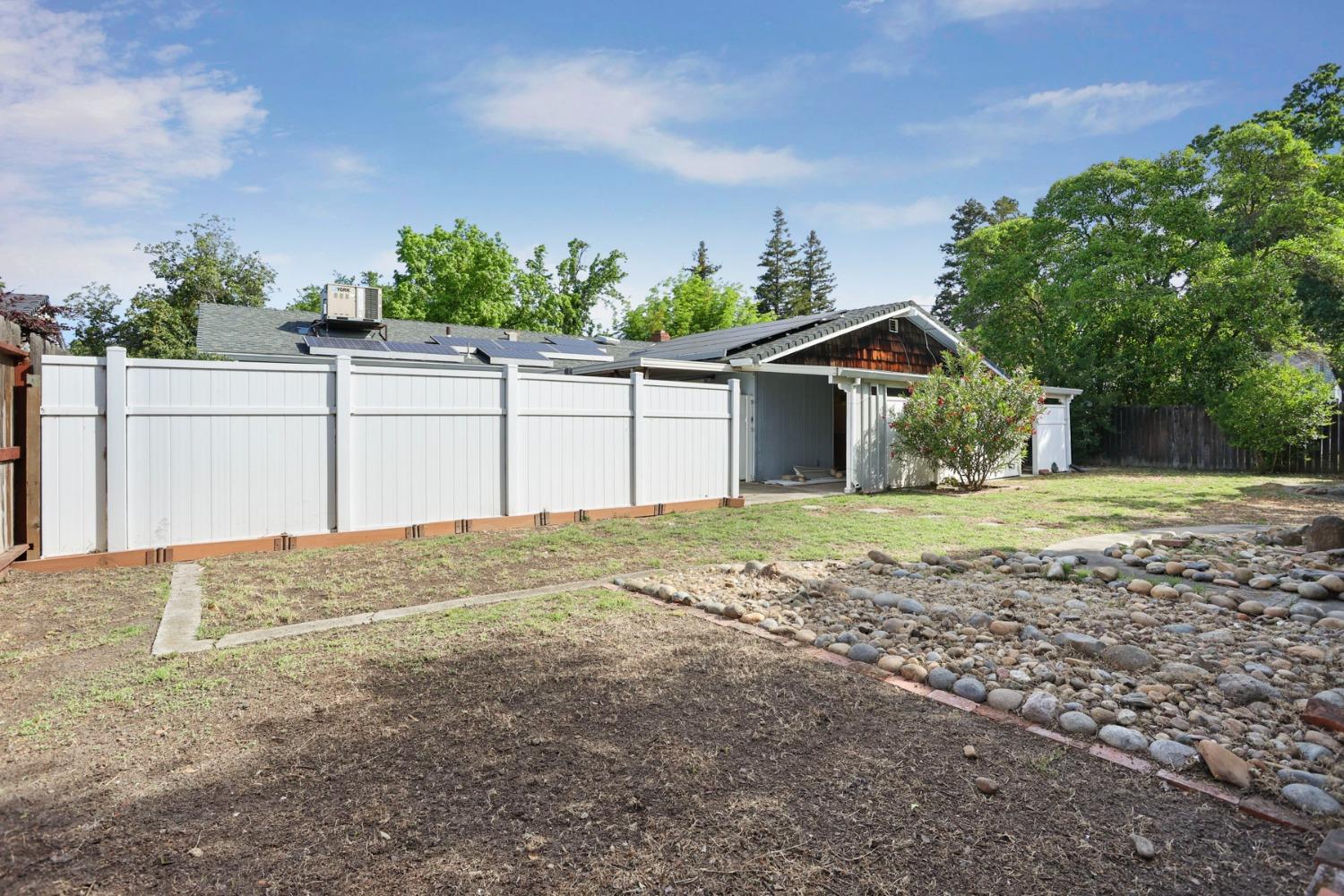 Dunmar Lane, Stockton, California image 28