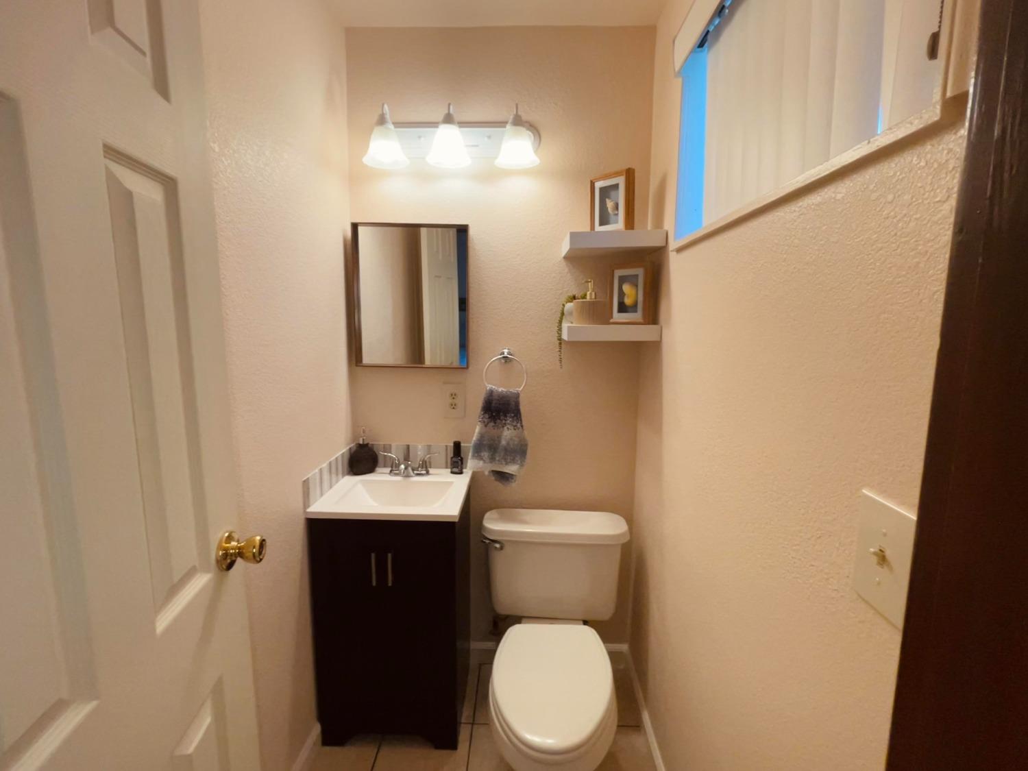 Detail Gallery Image 8 of 24 For 505 Poplar Ave, West Sacramento,  CA 95691 - 3 Beds | 1/1 Baths