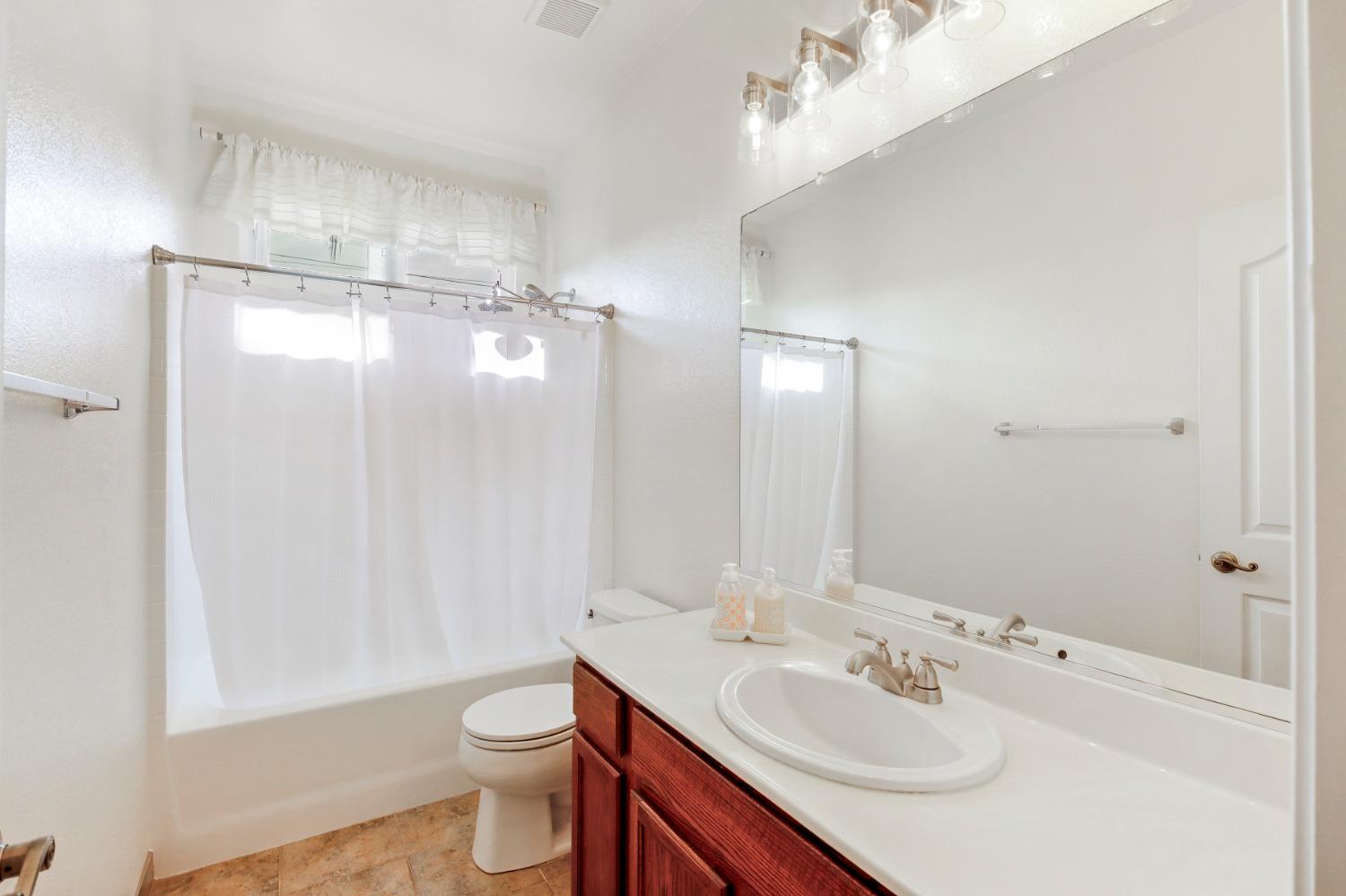 Detail Gallery Image 43 of 62 For 9329 Mainline Dr, Elk Grove,  CA 95624 - 4 Beds | 2 Baths