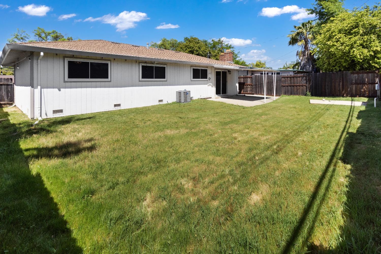 Oak Ridge Dr, Roseville, California image 14