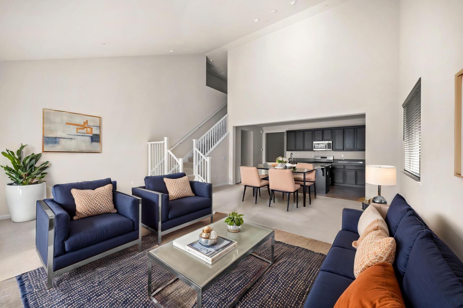 Detail Gallery Image 6 of 31 For 2101 Melody Ln, Modesto,  CA 95355 - 6 Beds | 4 Baths