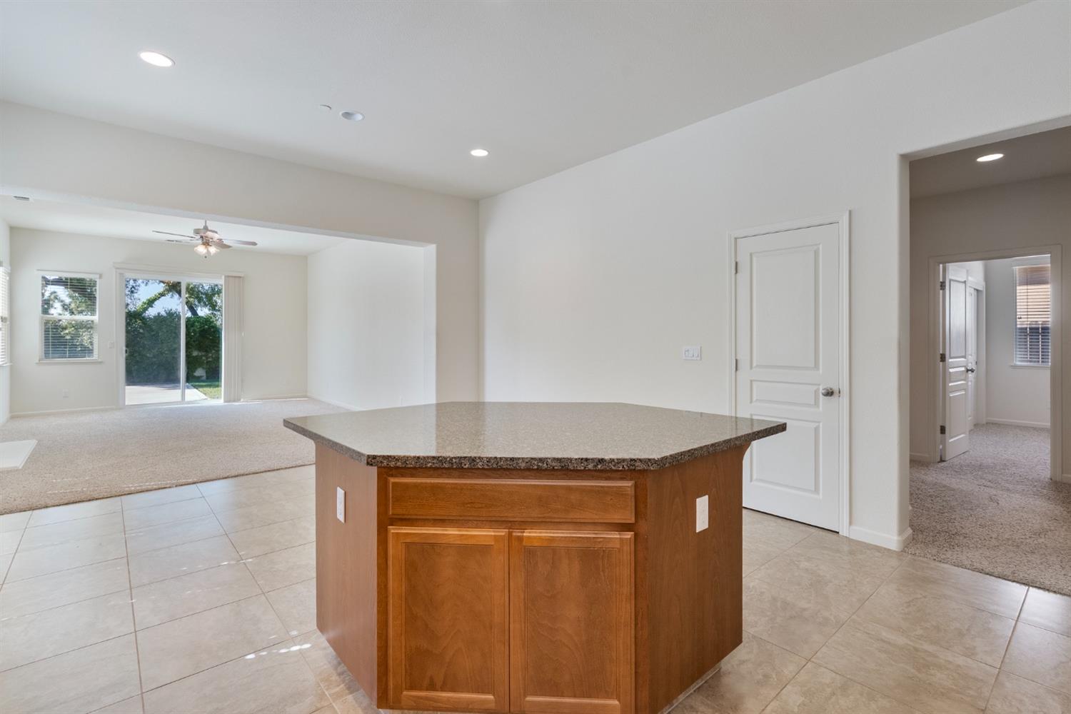 Bellflower Way, Los Banos, California image 6