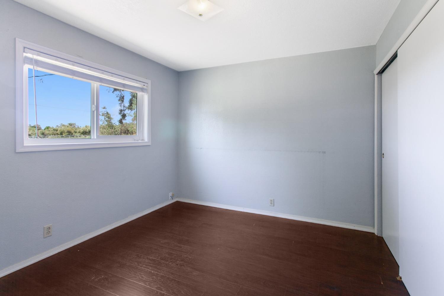 East Avenue, Corning, California image 16