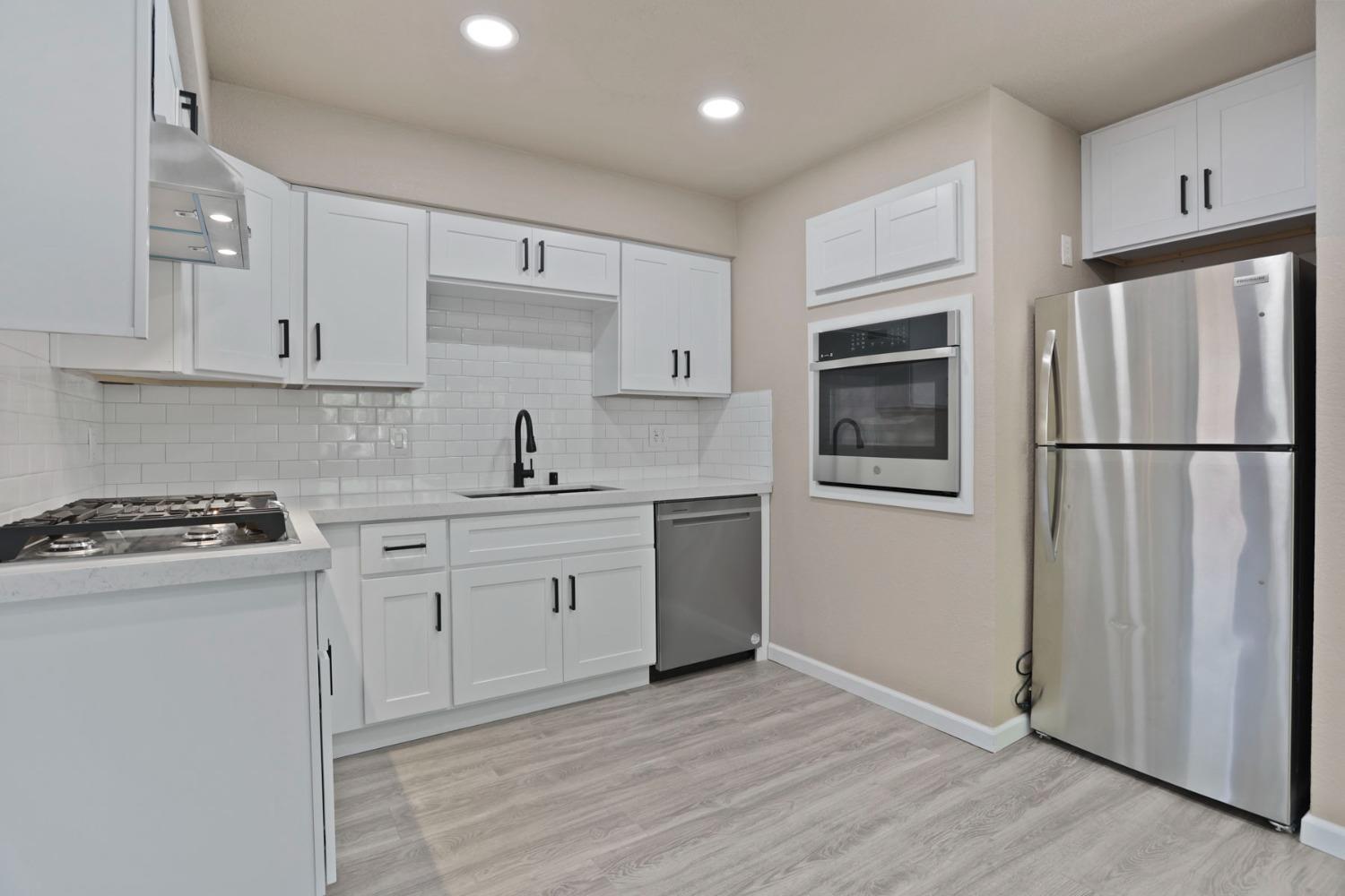 Detail Gallery Image 10 of 27 For 2717 Indiana St, Stockton,  CA 95206 - 4 Beds | 2 Baths