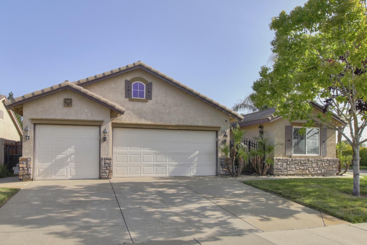 Detail Gallery Image 2 of 62 For 9329 Mainline Dr, Elk Grove,  CA 95624 - 4 Beds | 2 Baths