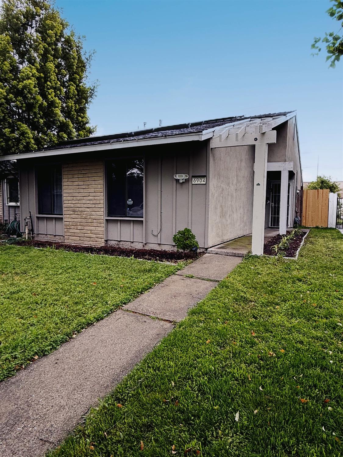 Detail Gallery Image 1 of 23 For 6904 Allegheny Pl, Stockton,  CA 95219 - 3 Beds | 1 Baths